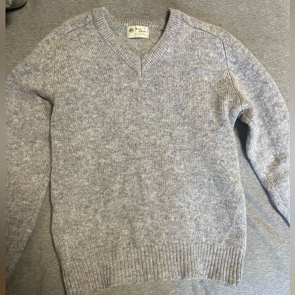 100% Wool Gray V-Neck Sweater